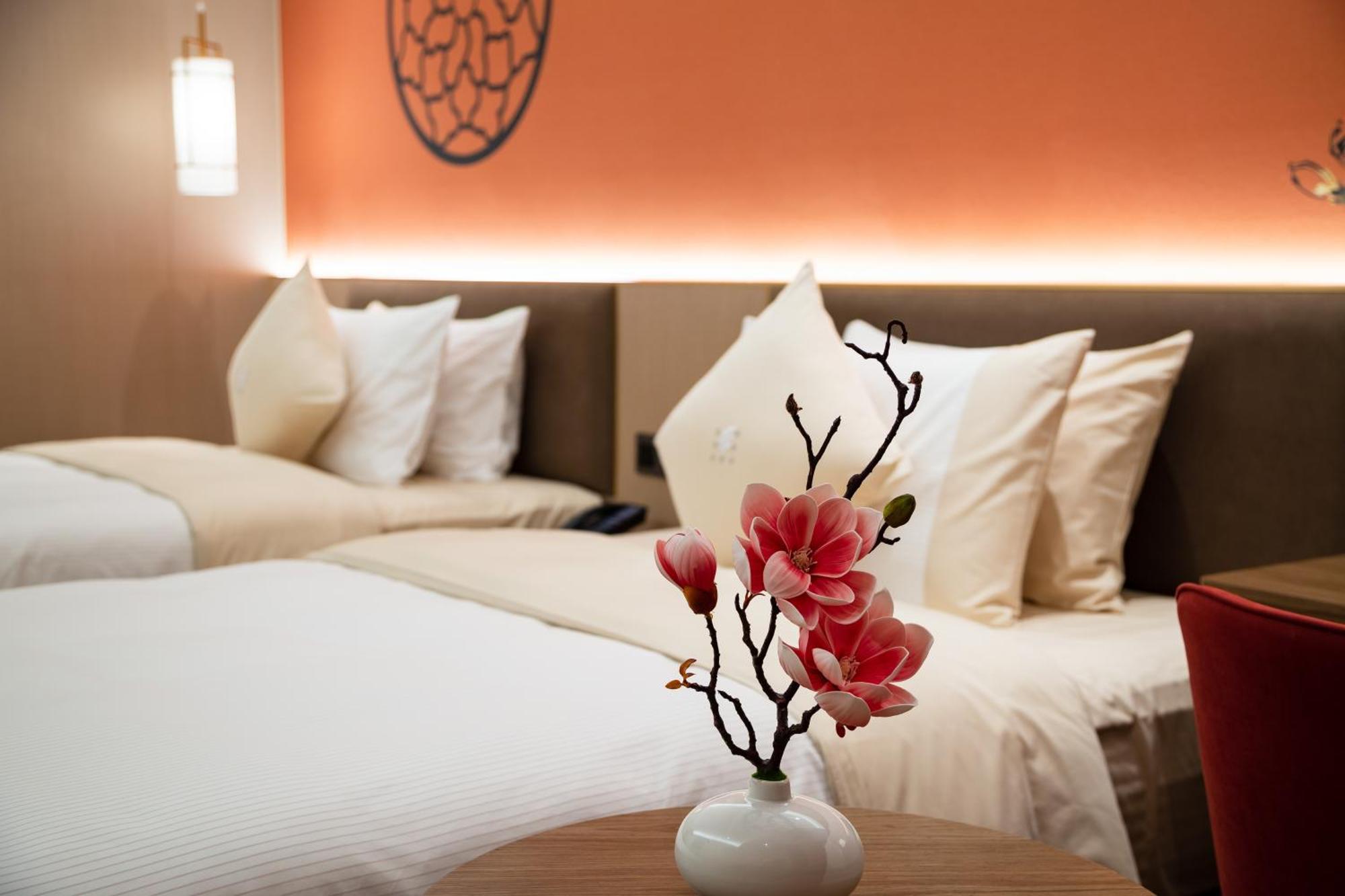 Guangzhou Wogo Yuanbao Hotel-Zhujiang New Town-Free Canton Fair Shuttle Bus & Overseas Buyer Registration Services Exterior photo